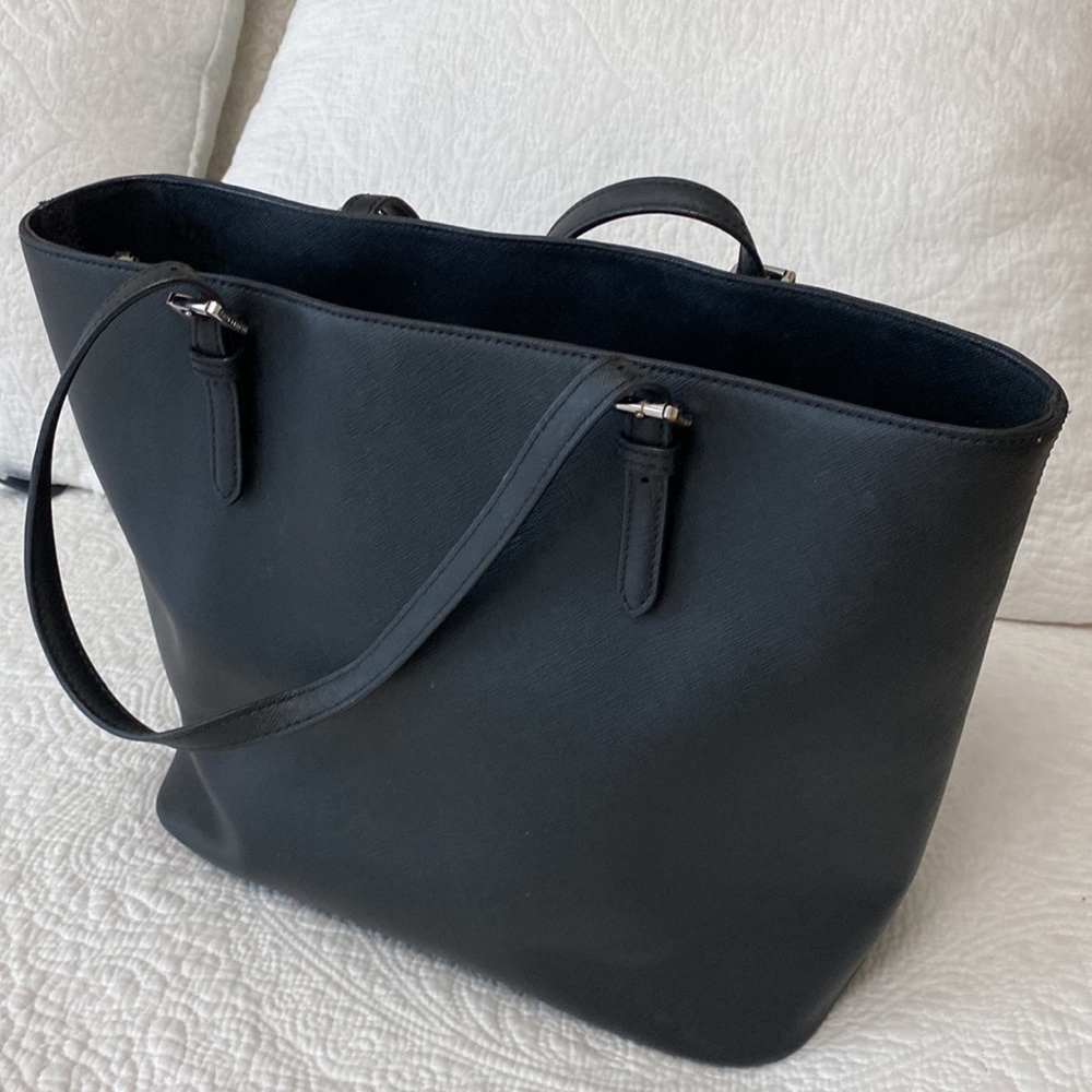 Michael Kors - Saffiano Leather Structured Tote - Picture 4 of 17